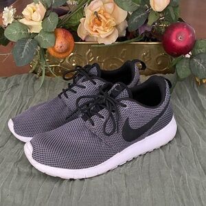 Nike roshe run youth
